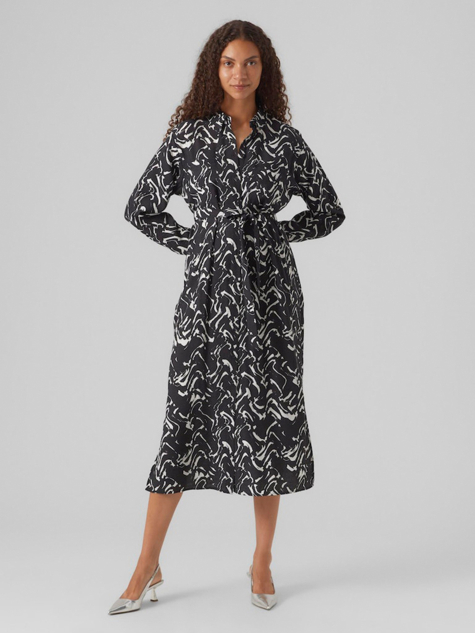 Buy Women's Vero Moda All-Over Print V-Neck Mini Dress Online | Centrepoint  UAE