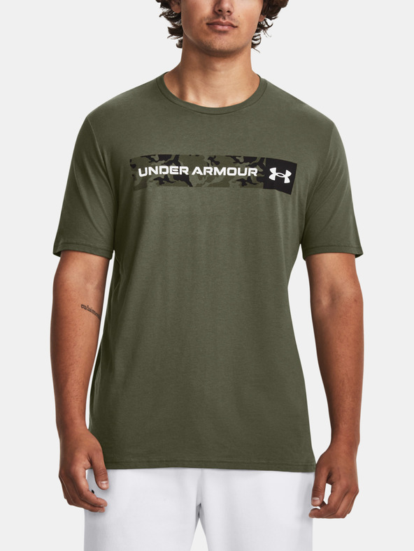 Дрехи > Тениски и потници > Тениски с къси ръкави Under Armour UA Camo Chest Stripe SS T-shirt Zelen