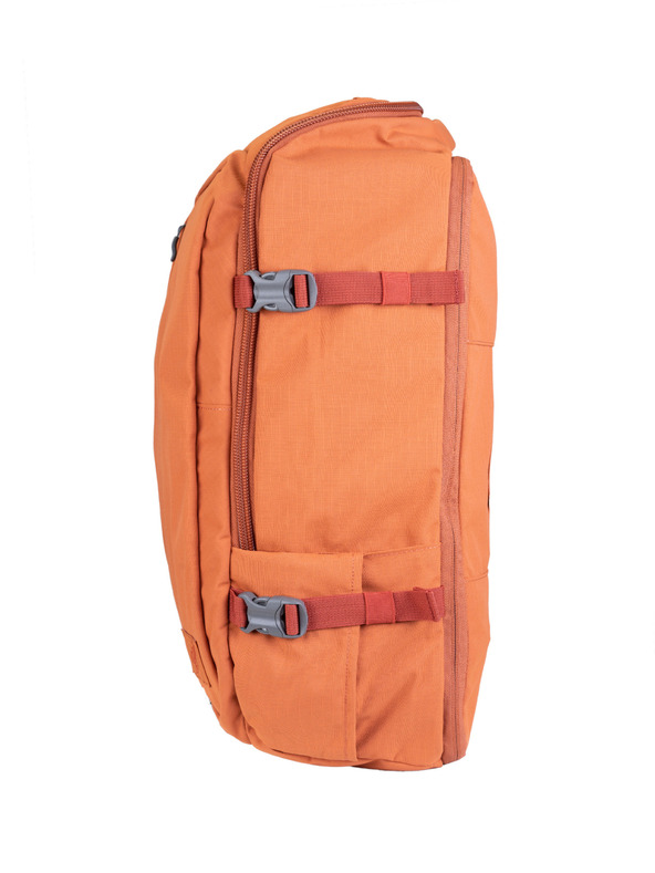 CabinZero Adventure Sahara Sand (32L) Backpack Naranja