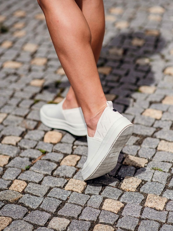 Vuch Seraphyn White Slip On Bílá