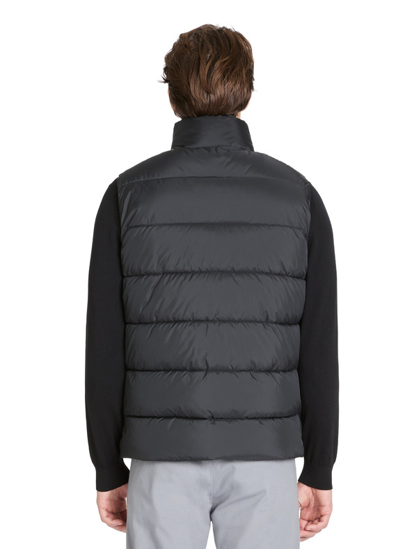 Celio Jergus Vest Negro